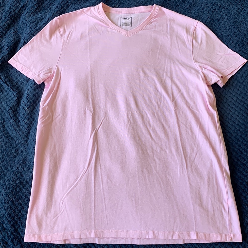 🔥apt v.neck tee’s